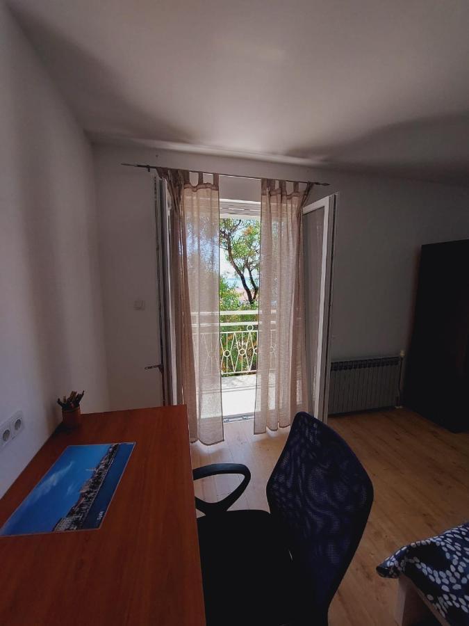 Apartments Mario Primosten Exterior photo