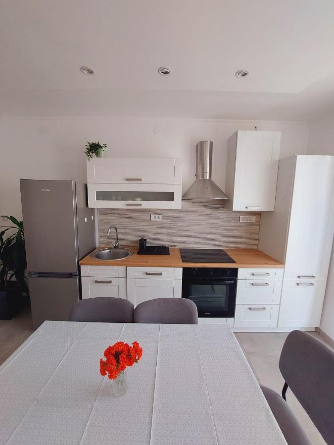 Apartments Mario Primosten Exterior photo