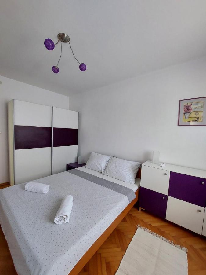 Apartments Mario Primosten Exterior photo