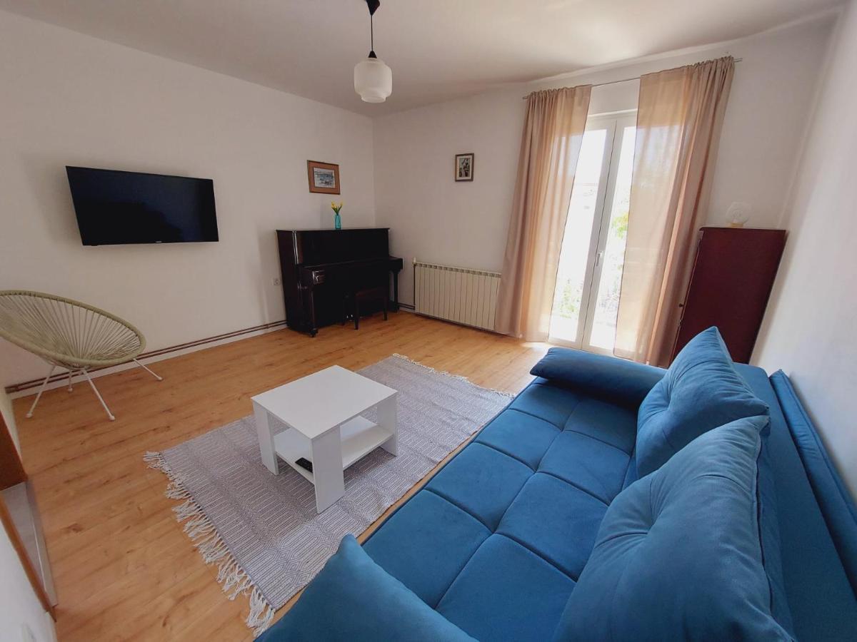 Apartments Mario Primosten Exterior photo